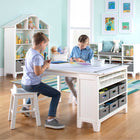 Guidecraft - Table et tabourets artistiques pour enfants de la collection Martha Stewart Living & Learning - Blanc crème-Table, tabourets, godets à palette, bacs et papier à dessin inclus